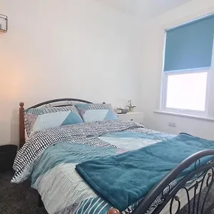 https://spacious-room-in-manor-park.brighton-hotels-england.com