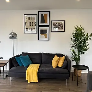 https://modern-east-london-apartment.brighton-hotels-england.com